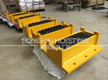 帶支腿履帶式搬運小坦克雙側支腿展示